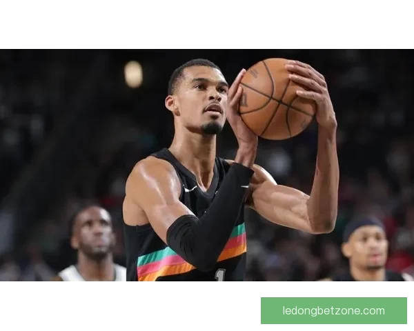 2米03前锋砍41分追平历史第二复制詹姆斯惊人成绩