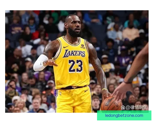 2米03前锋砍41分追平历史第二复制詹姆斯惊人成绩